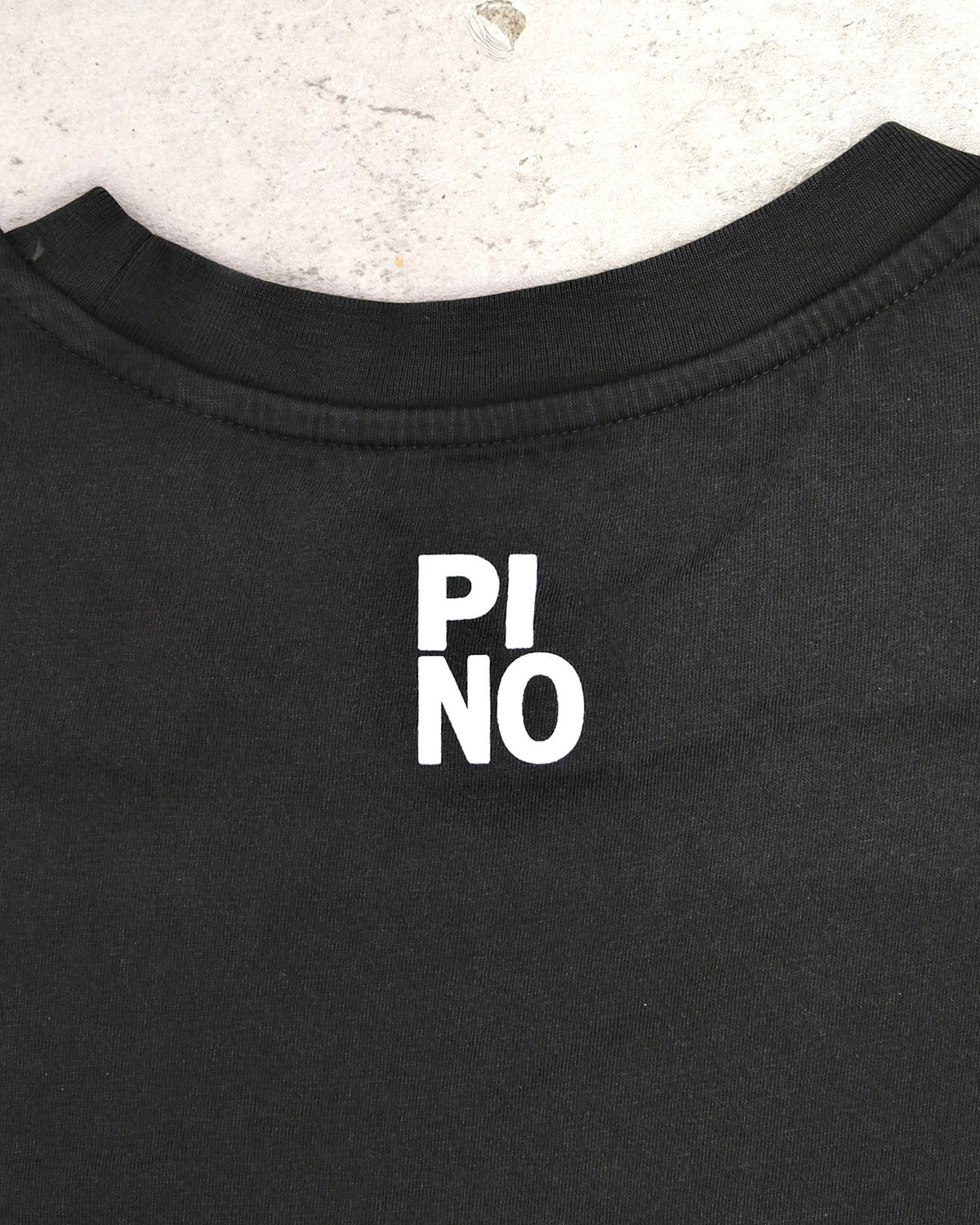 PINO Design Objects -T-paita, pesty musta