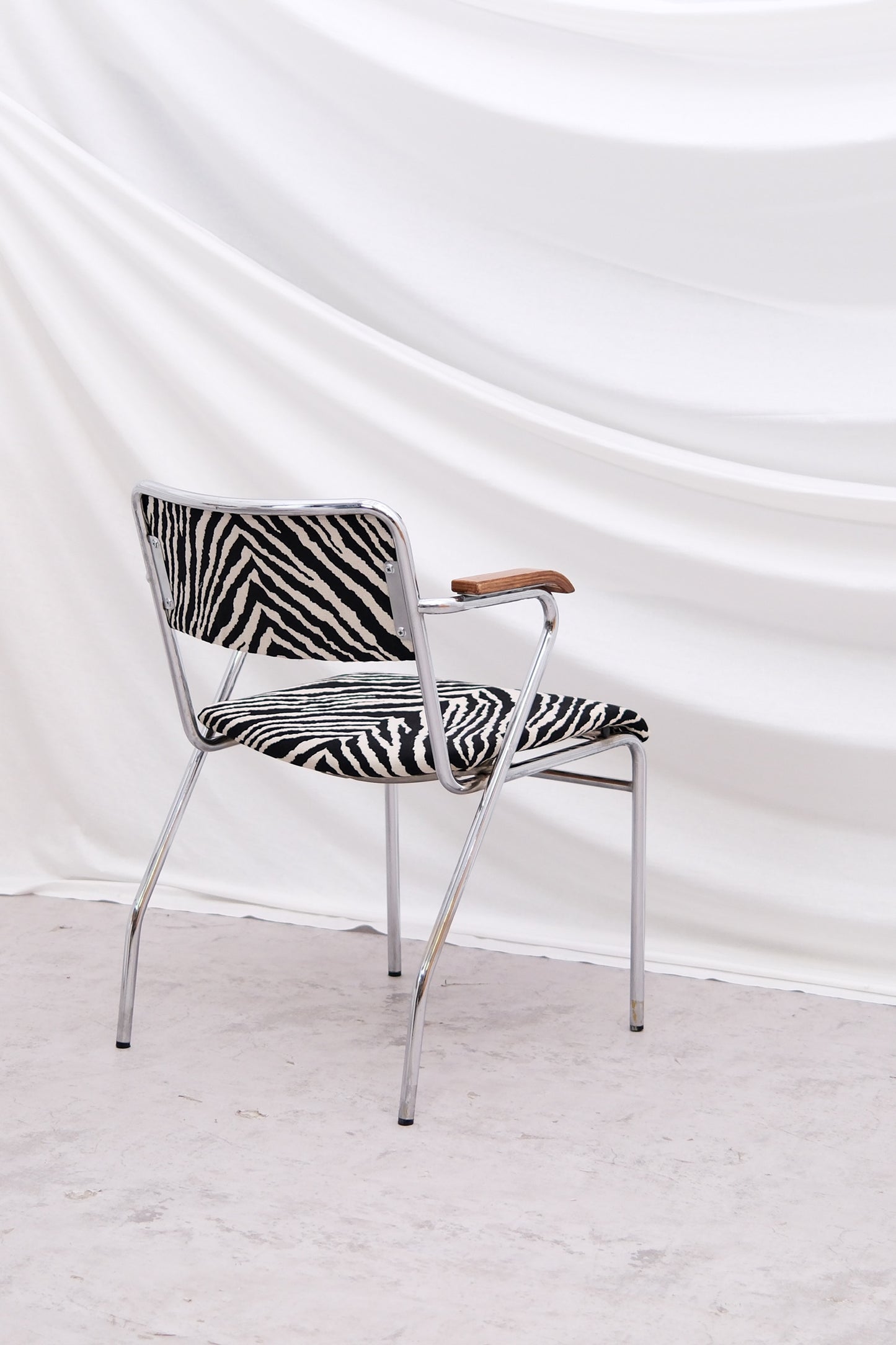 Set of 6 Vintage Tubular Steel Chairs with Zebra Upholstery - Pino Interiors