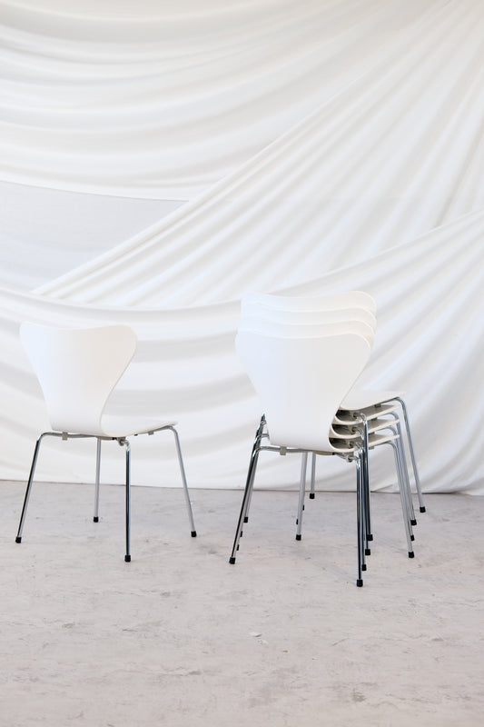 Fritz Hansen Series 7 Chairs, White (3 available)