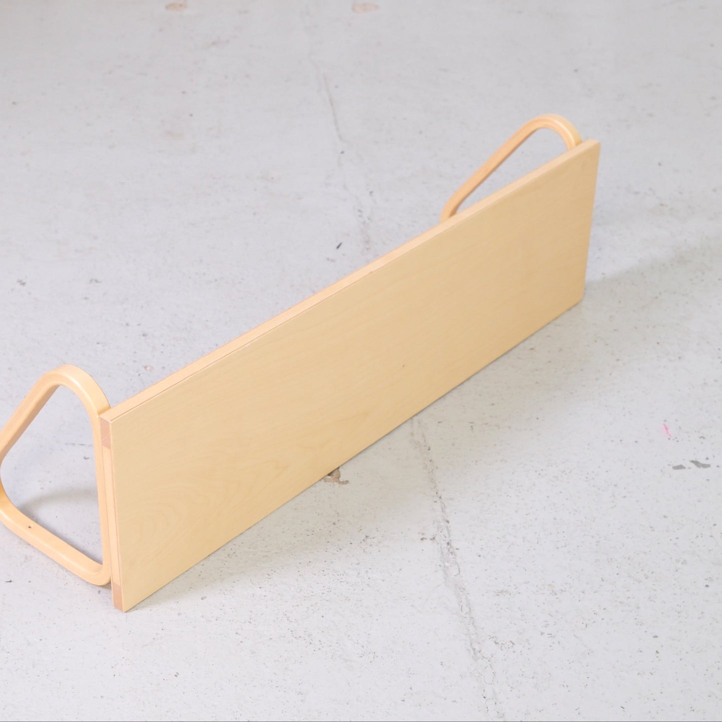 Artek 112B -koivuseinähylly