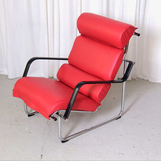 Yrjö Kukkapuro Remmi Lounge Chair in Red Leather
