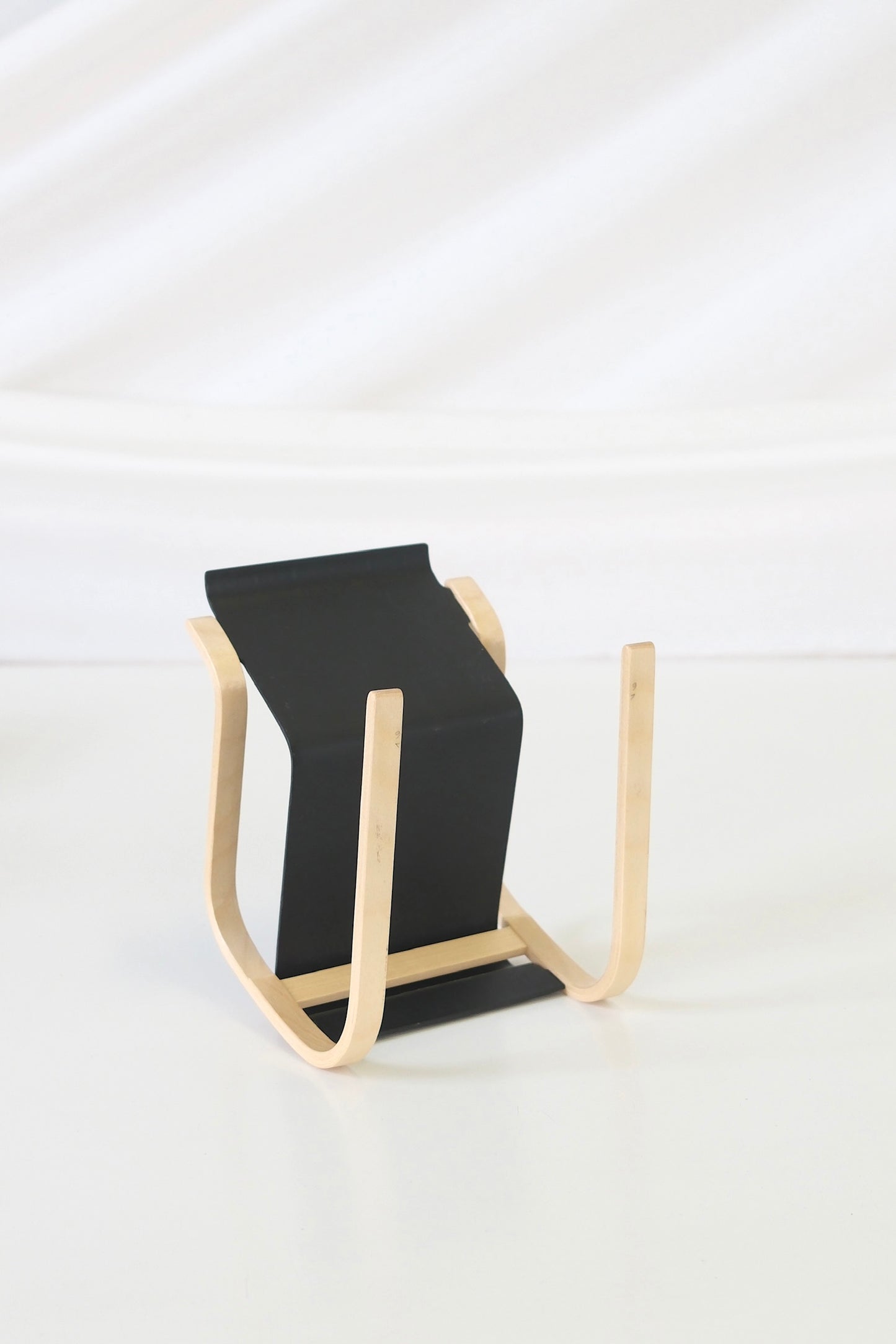 Artek – Alvar Aalto 100-vuotisjuhlaminiatyyri, Paimio-tuoli, musta (1:5)