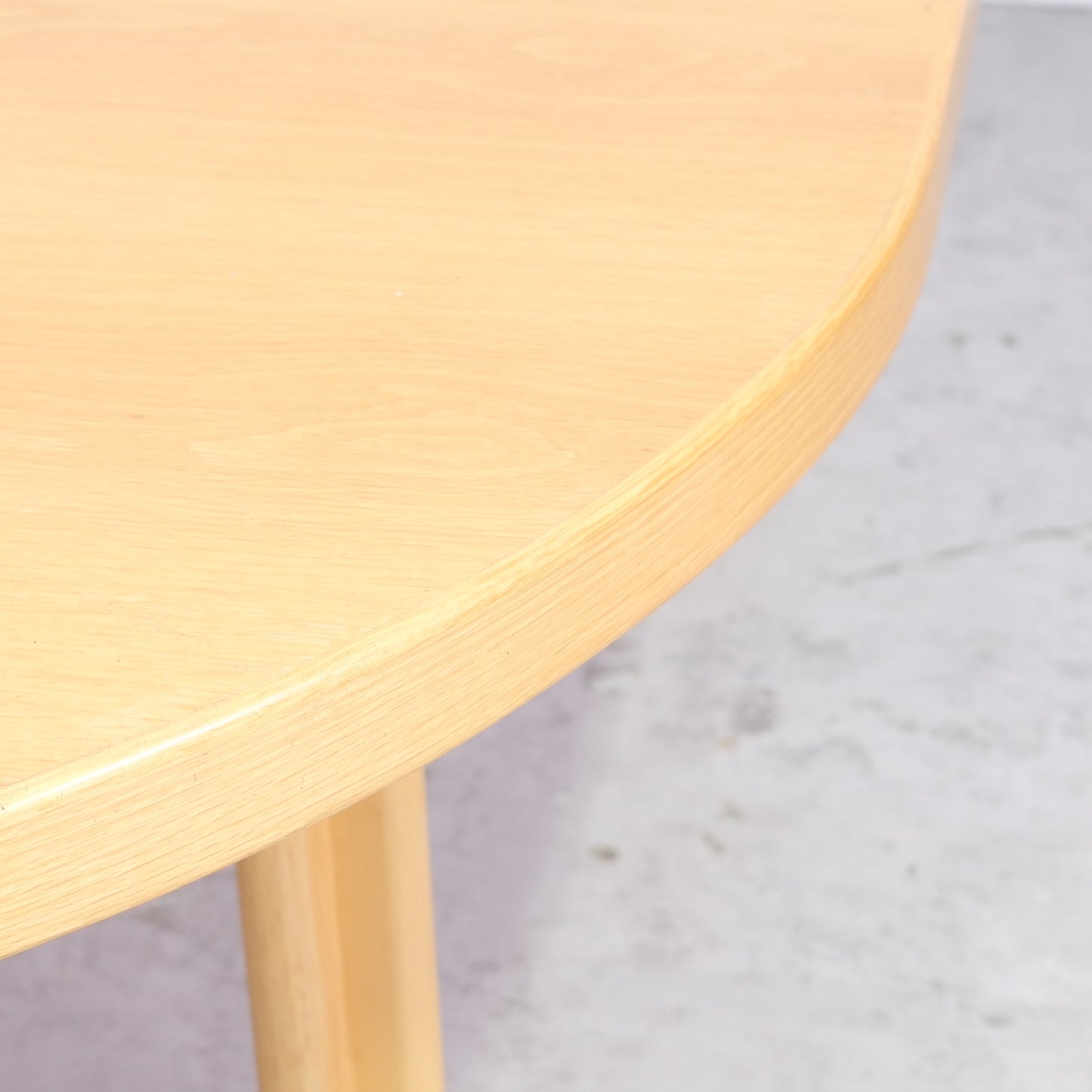 Artek suuri saarnipöytä HL2-jaloilla – Alvar Aalto, tilaustuote