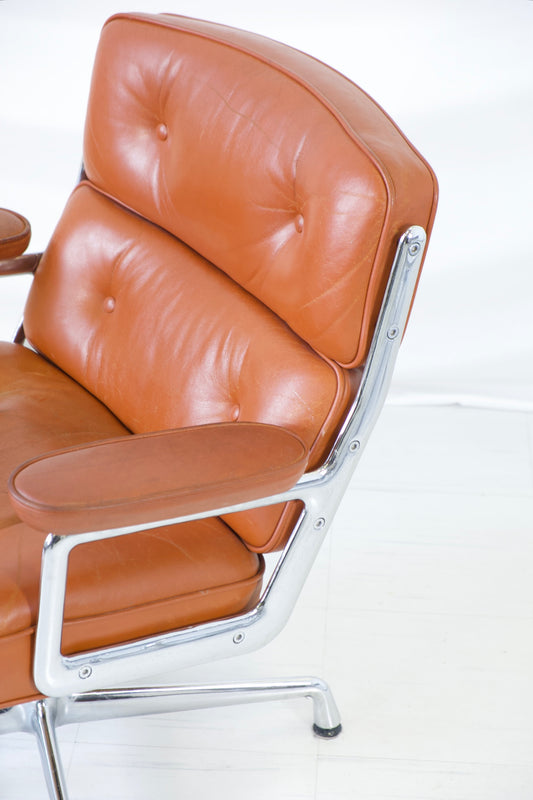 Eames Lobby Chair