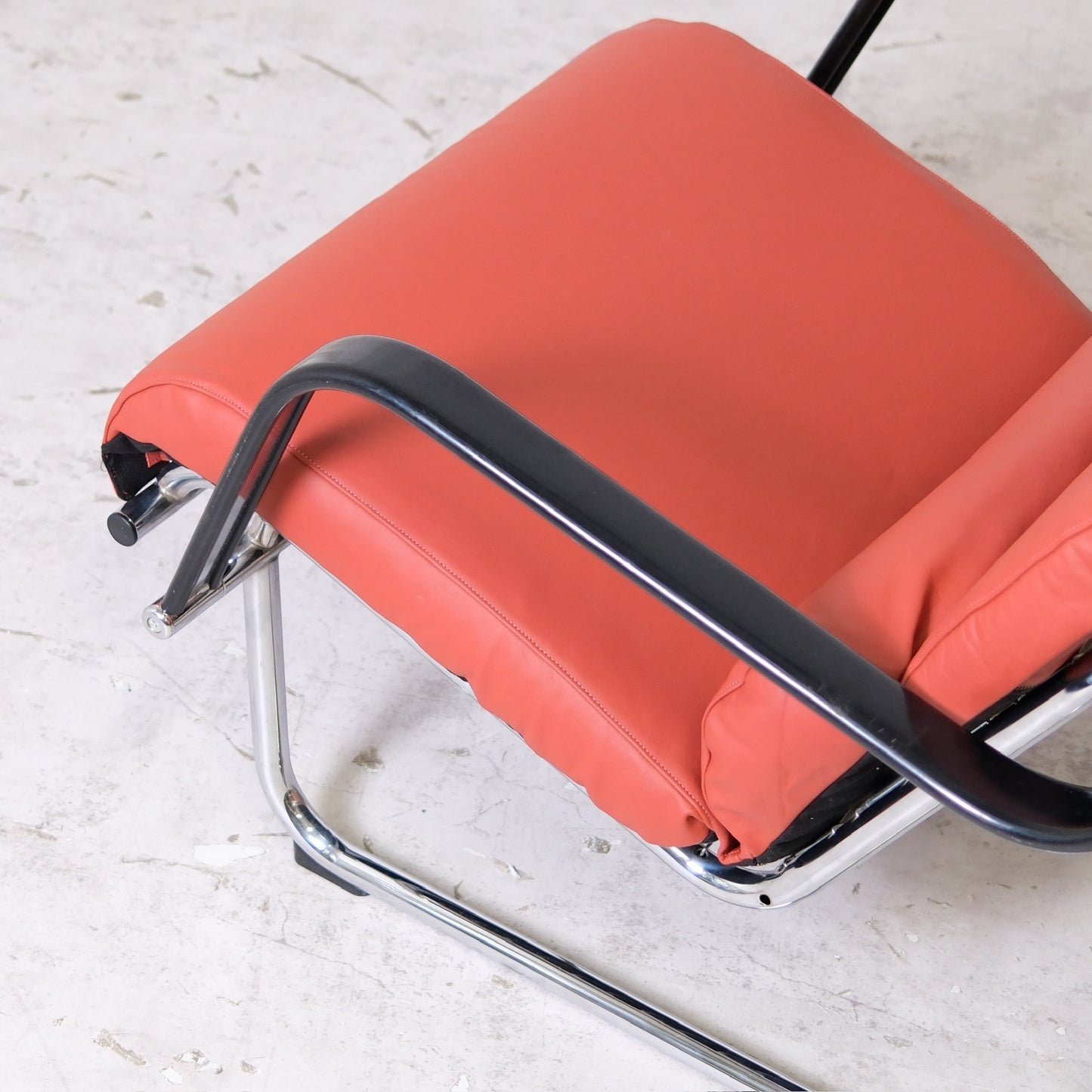 Yrjö Kukkapuro Remmi Lounge Chair - Terracotta leather
