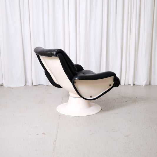 Yrjö Kukkapuro Saturnus Lounge Chair in Black Leather