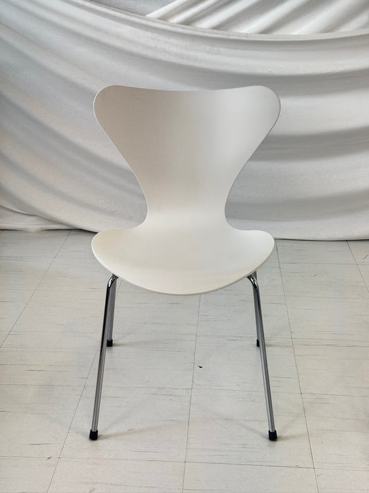 Arne Jacobsen for Fritz Hansen Model 3107 Seven