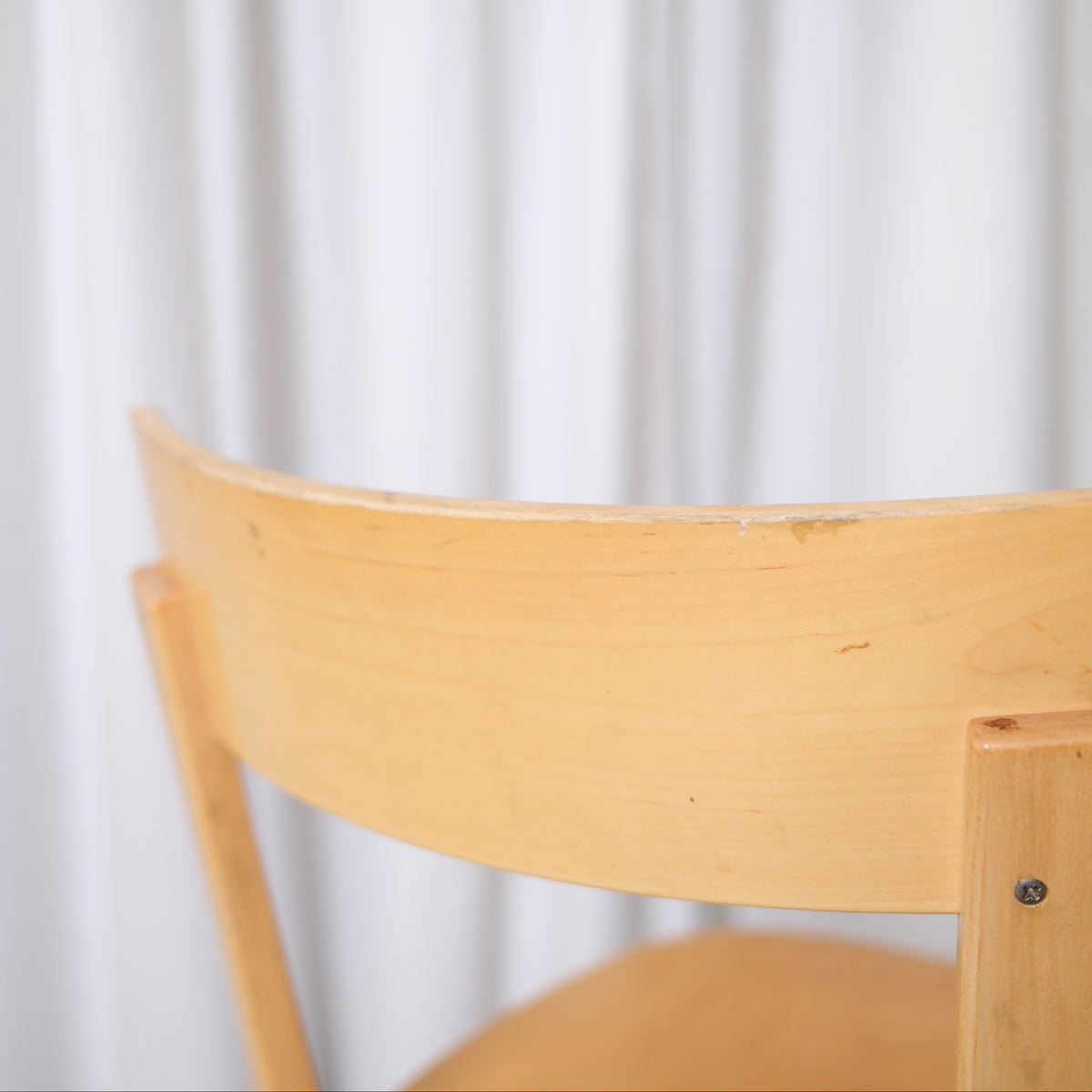 Alvar Aalto 69 -koivutuolit, valmistaja Artek