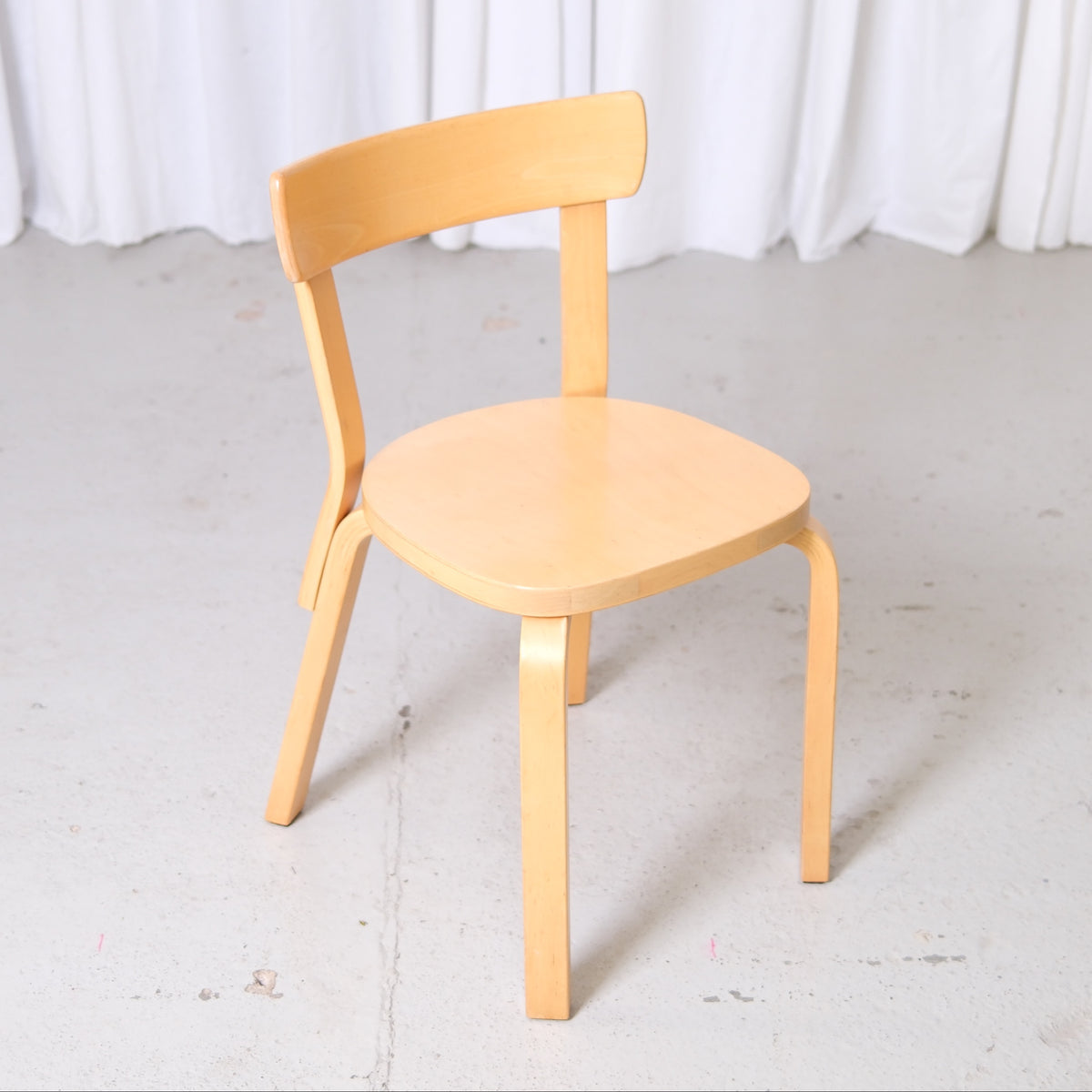 Alvar Aalto Artek 69 -koivutuolit