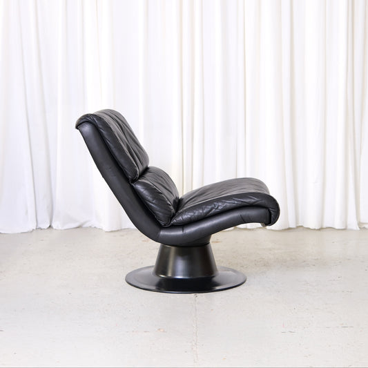 Yrjö Kukkapuro Saturnus Lounge Chair Black Leather