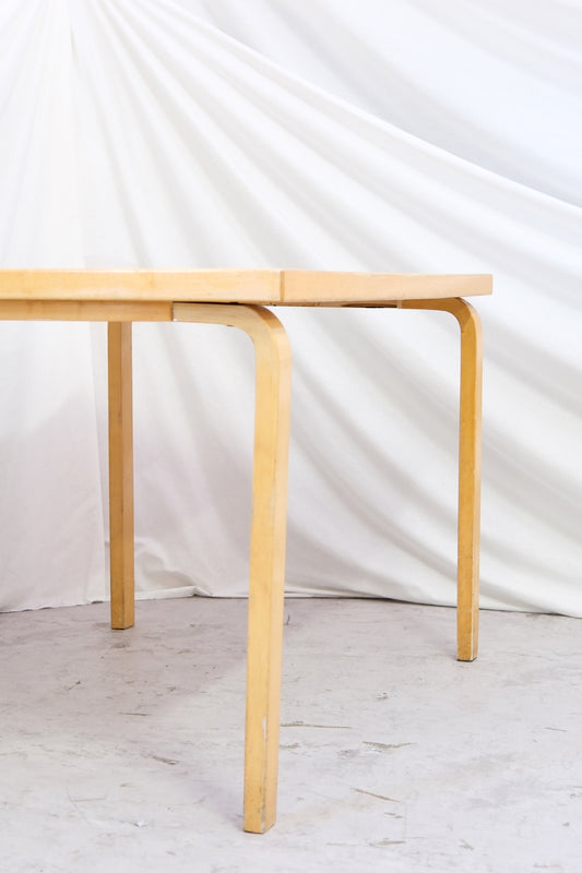 Artek 81B table, light yellow laminate