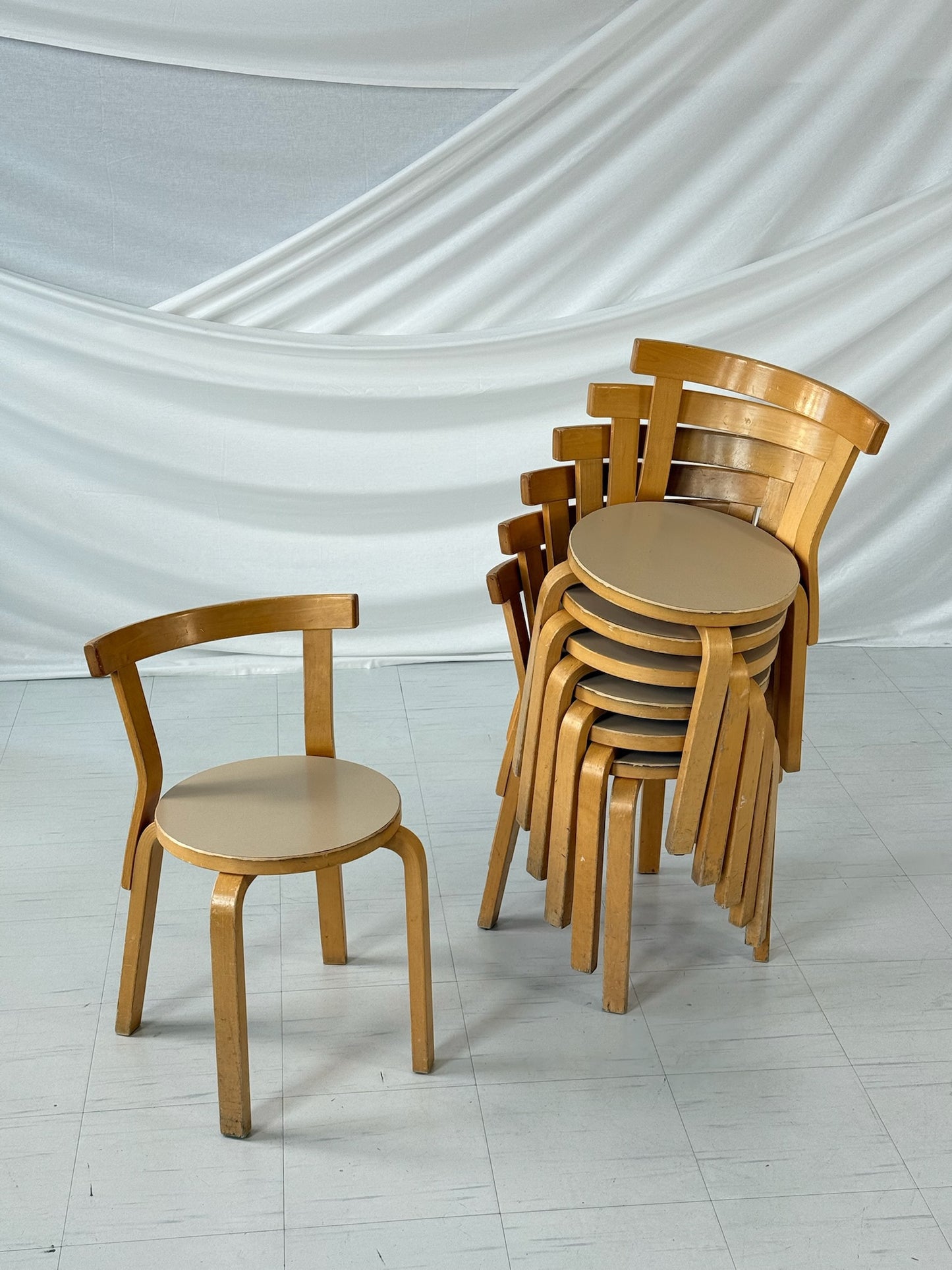 Alvar Aalto Artek 68 Latte -tuoli