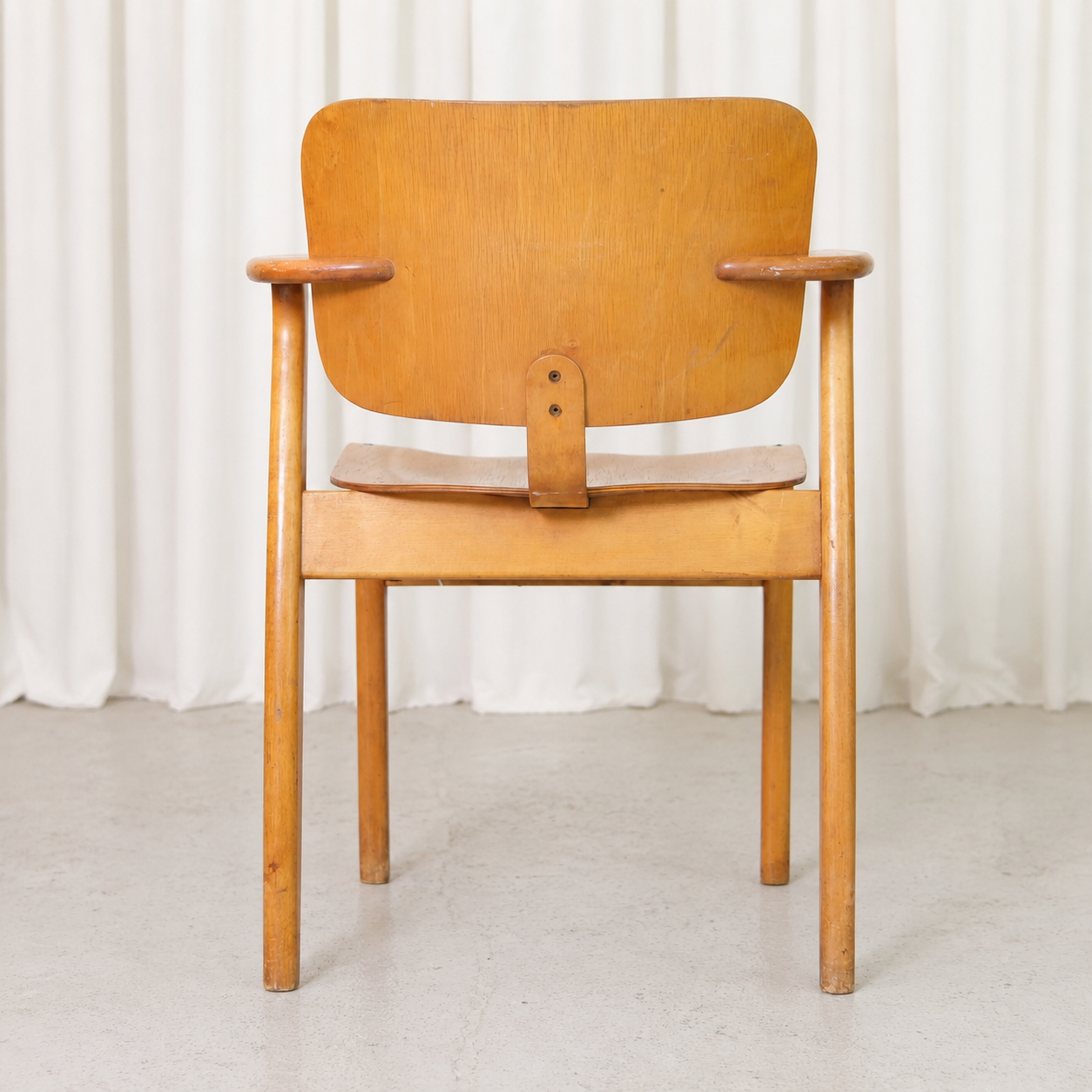 Ilmari Tapiovaara Domus-tuoli, 1950-luku