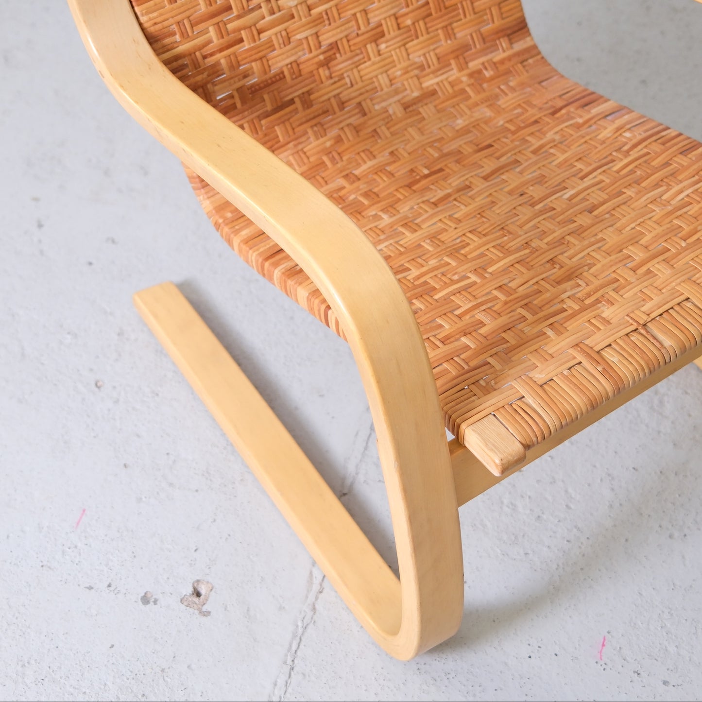 Alvar Aalto 406 -rottinkilepotuolit, valmistaja Artek