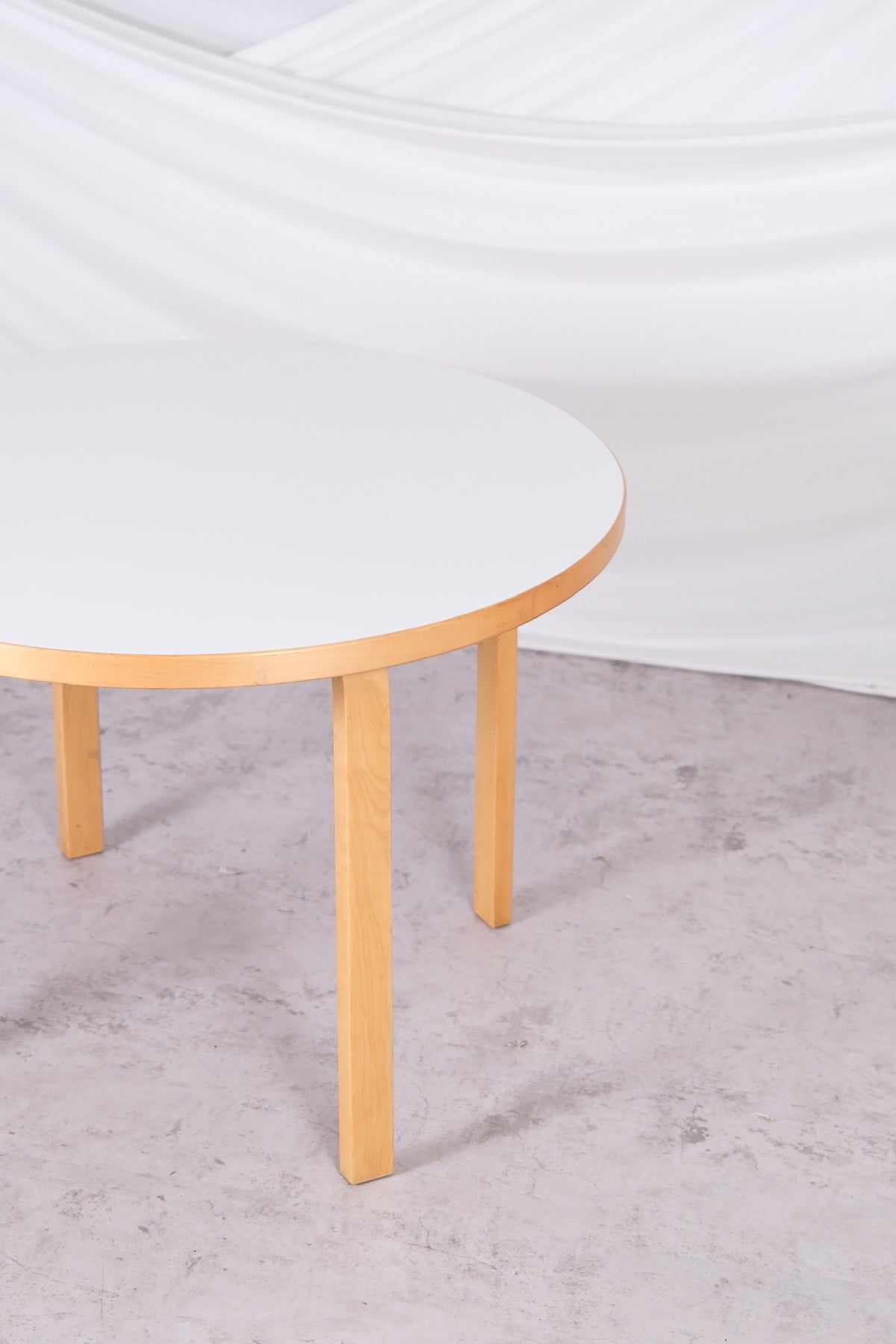 Artek 90A Table