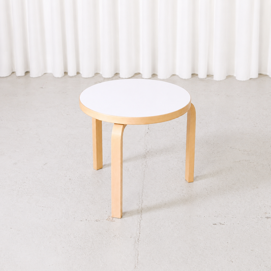 Artek 90D coffee table by Alvar Aalto. Round top, bentwood legs