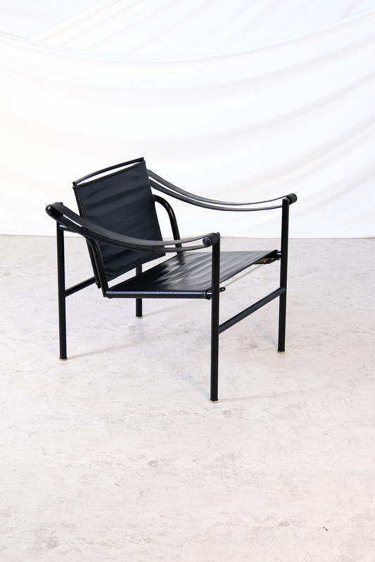 LC1 Chair by Le Corbusier, Pierre Jeanneret & Charlotte Perriand - Pino Interiors