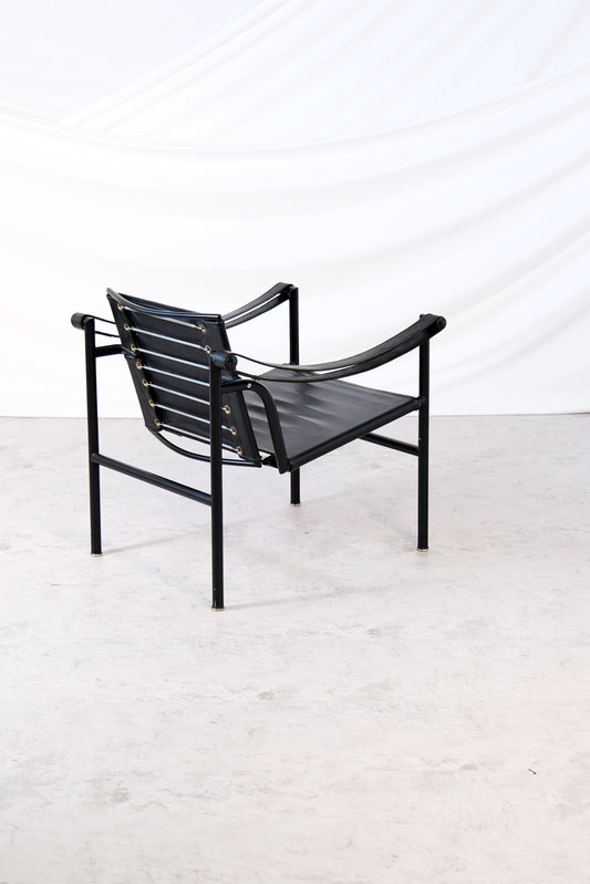 LC1 Chair by Le Corbusier, Pierre Jeanneret & Charlotte Perriand - Pino Interiors
