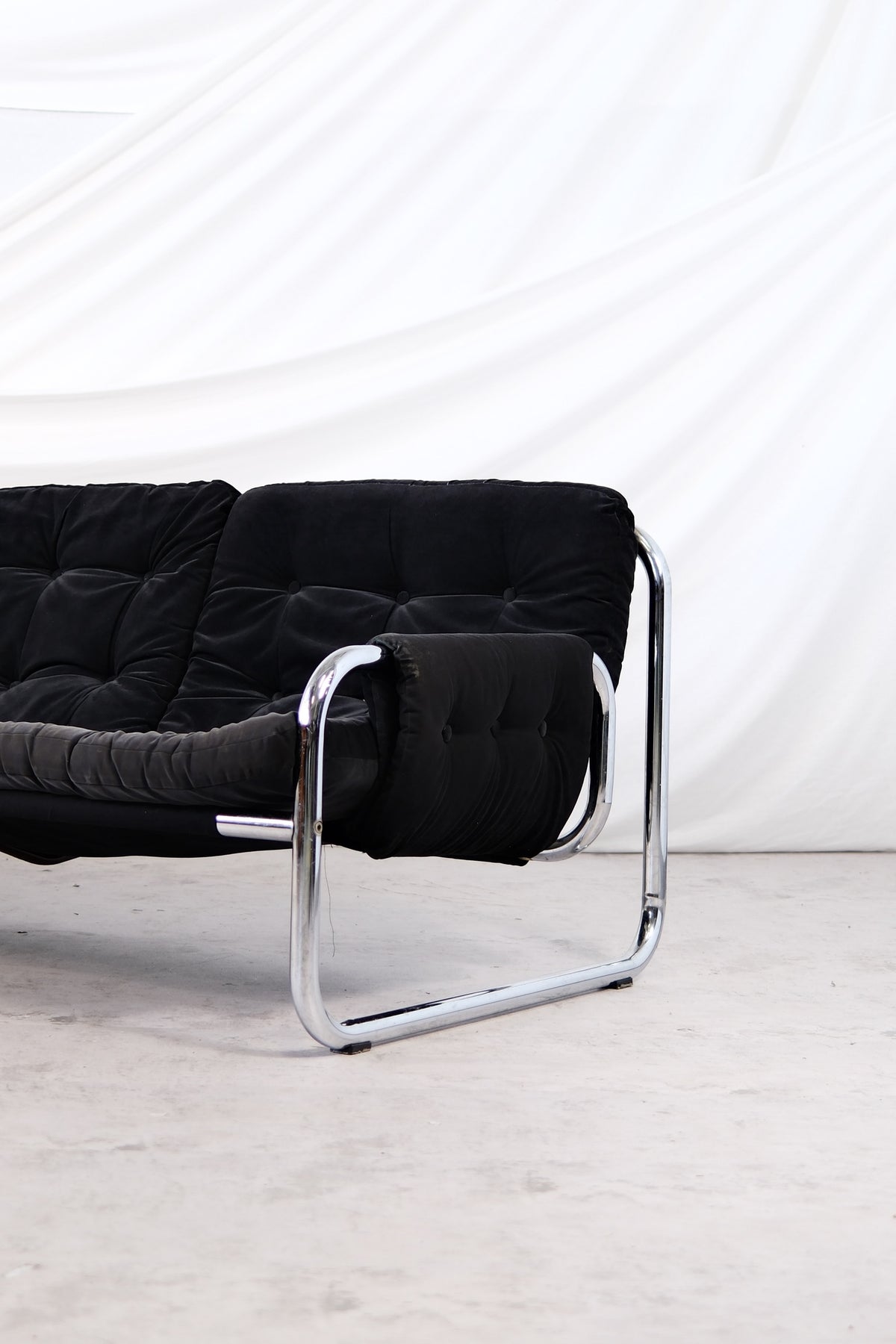 IKEA Borkum kolmen istuttava sohva, musta sametti – Johan Bertil Häggström, 1970-luku