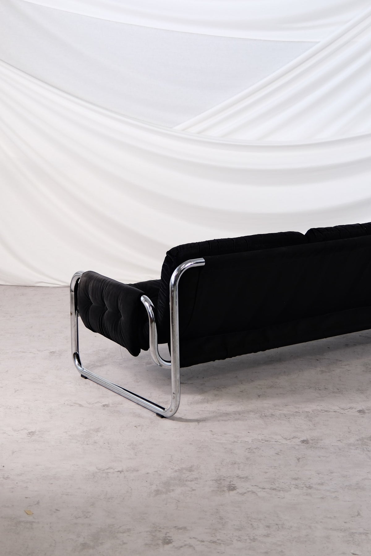 IKEA Borkum kolmen istuttava sohva, musta sametti – Johan Bertil Häggström, 1970-luku