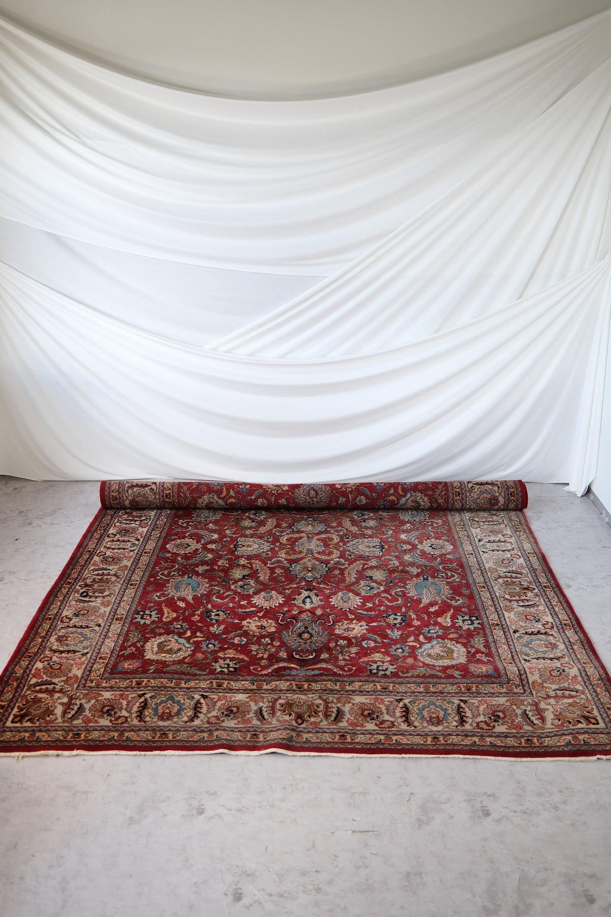 Large Hand-Knotted Persian Rug 360 × 260 cm