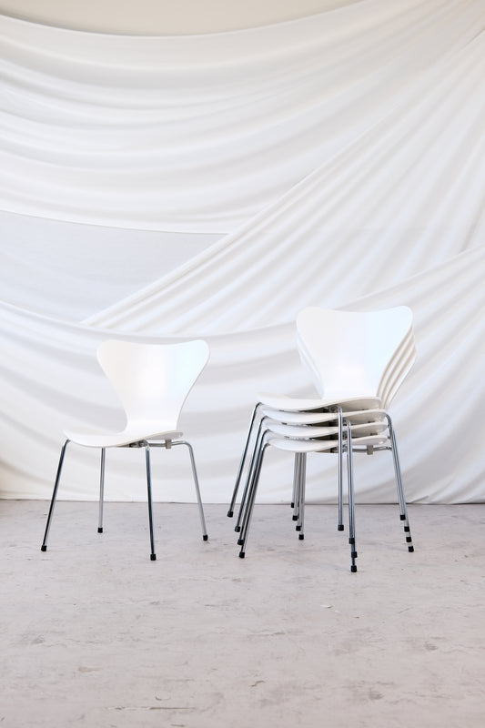 Fritz Hansen Series 7 Chairs, White (3 available)