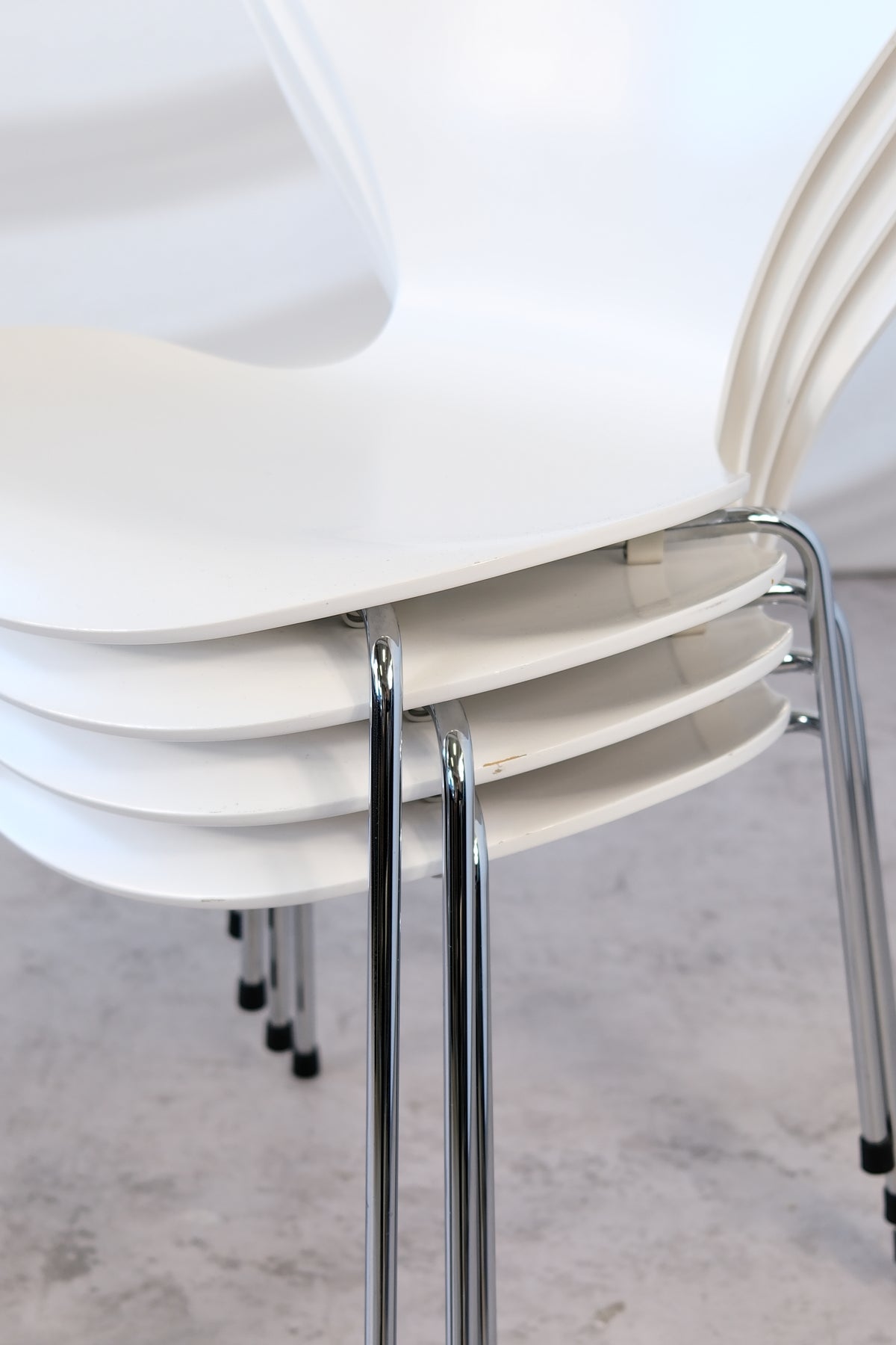 Fritz Hansen Series 7 Chairs, White (3 available)