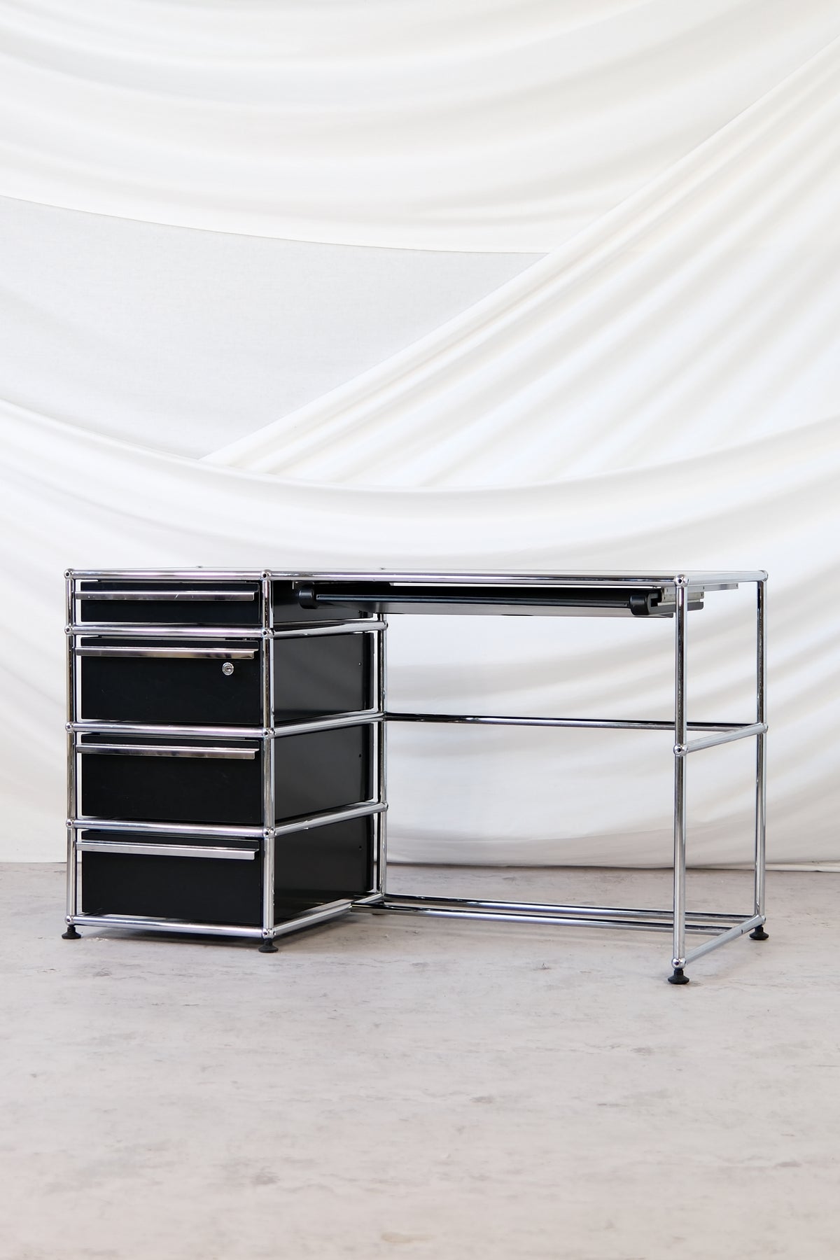 USM Haller Desk
