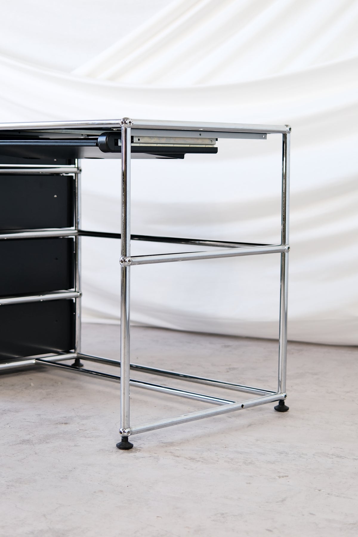 USM Haller Desk