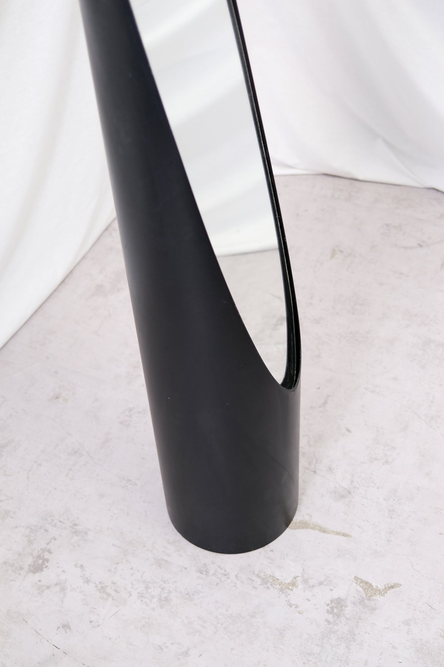 Unghia Lipstick -peili – Rodolfo Bonetto, italialainen postmoderni muotoilu, 1980-luku