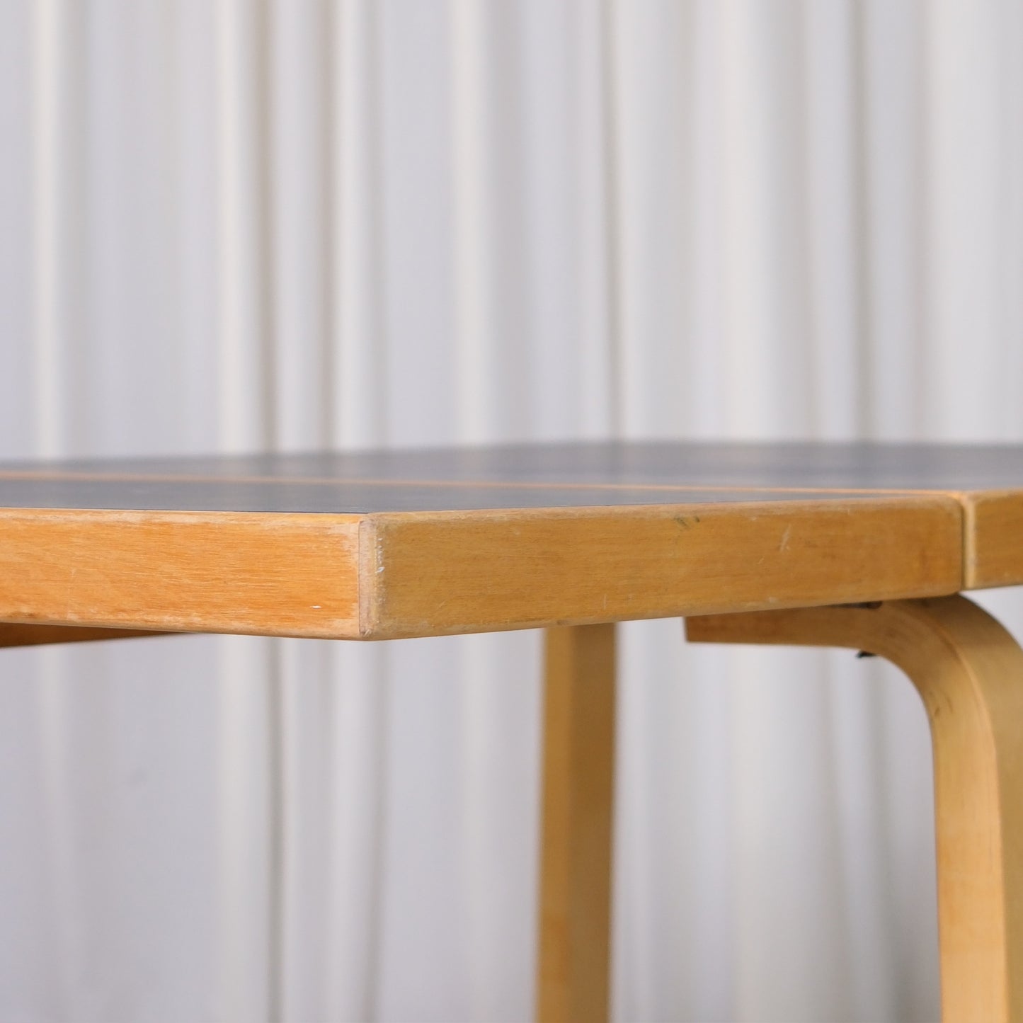 Artek Aalto Drop-Leaf Table DL81C in Dark Blue Linoleum
