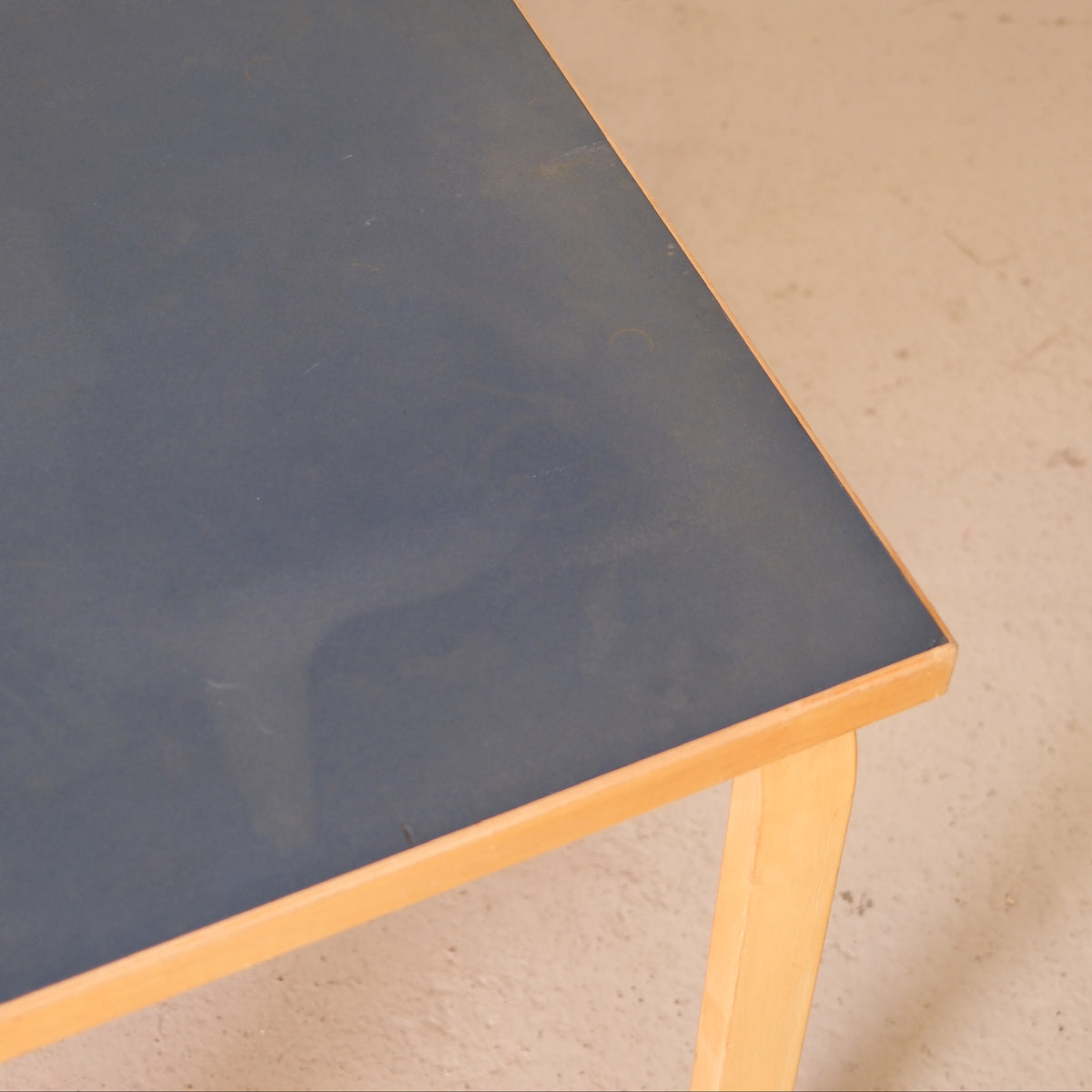 Artek Aalto Drop-Leaf Table DL81C in Dark Blue Linoleum