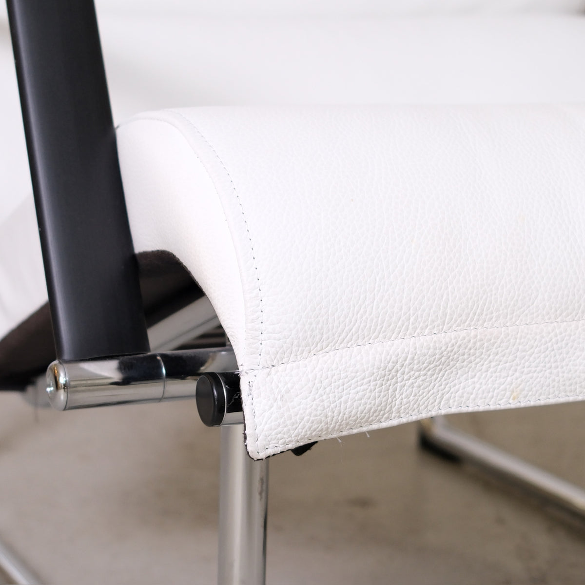 Yrjö Kukkapuro Remmi Lounge Chair and Ottoman in White Leather
