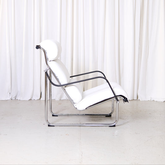 Yrjö Kukkapuro Remmi Lounge Chair and Ottoman in White Leather