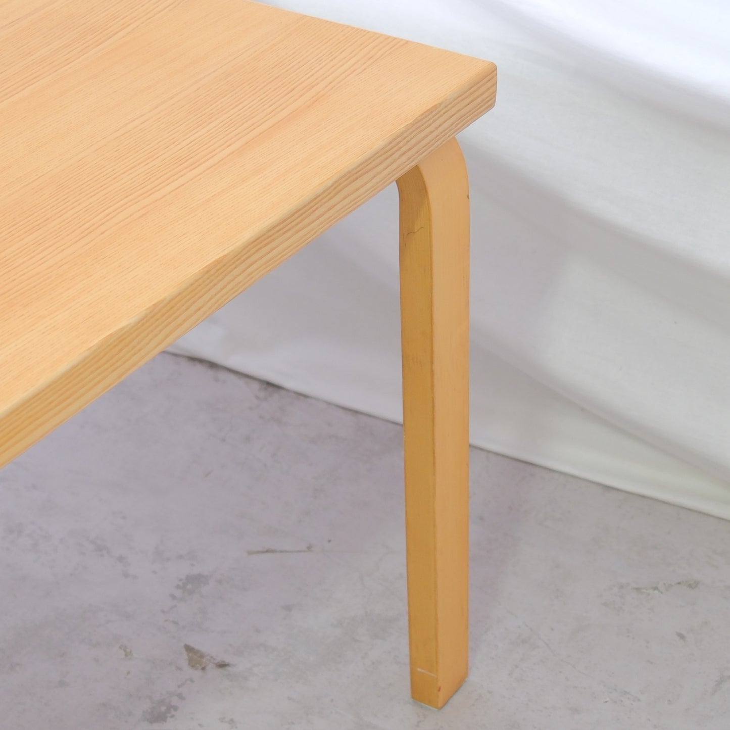 Vintage Alvar Aalto pöytä 83, valmistaja Artek
