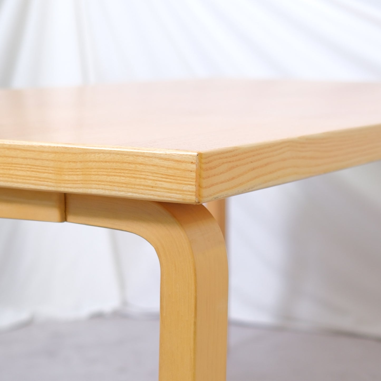 Vintage Alvar Aalto pöytä 83, valmistaja Artek