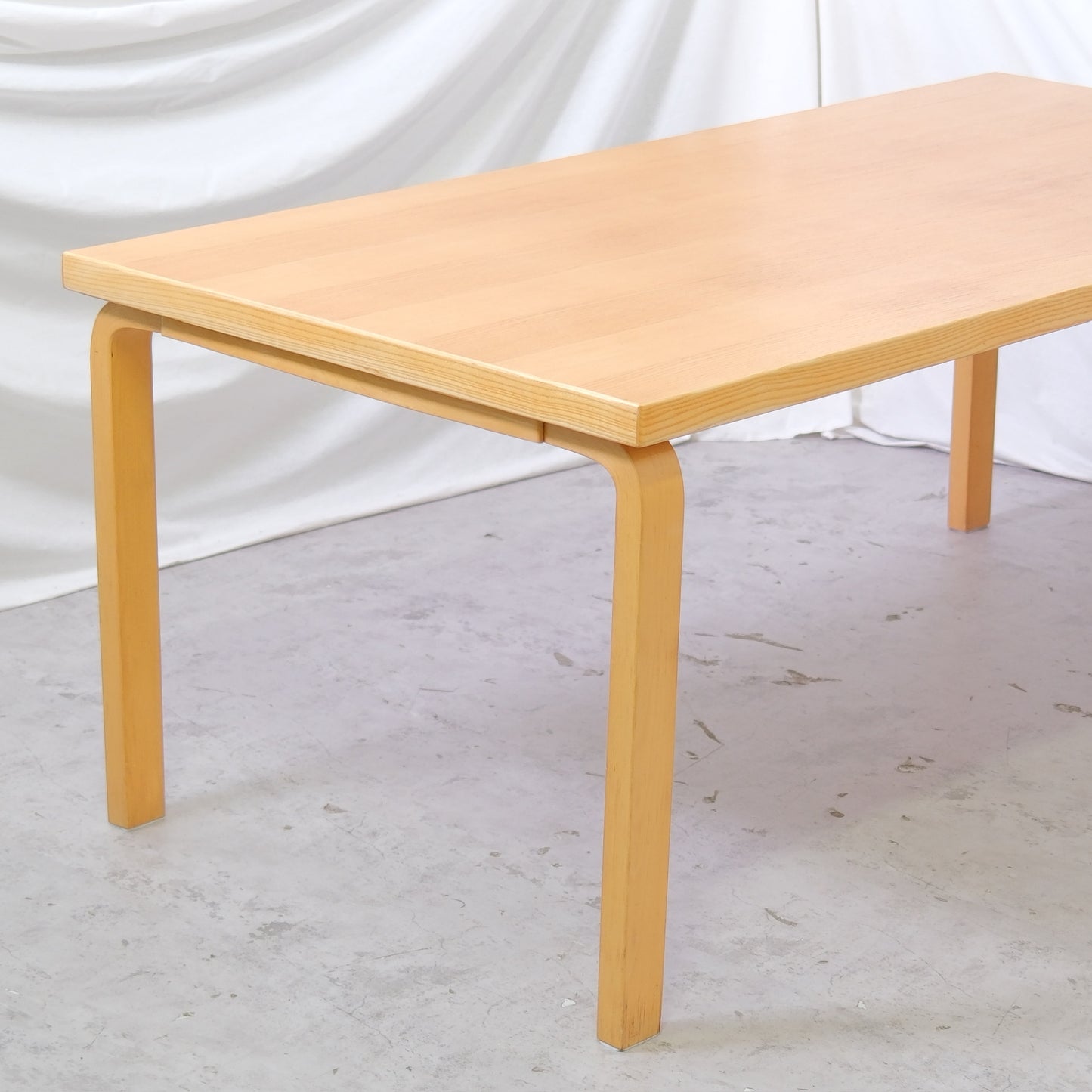 Vintage Alvar Aalto pöytä 83, valmistaja Artek