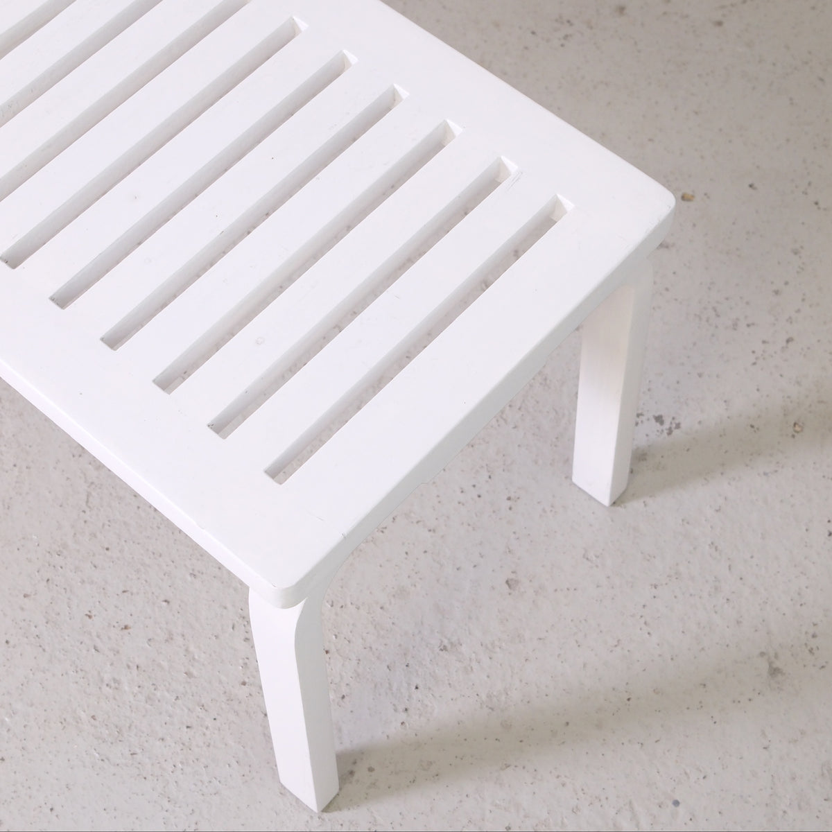 Artek 153A Bench in White