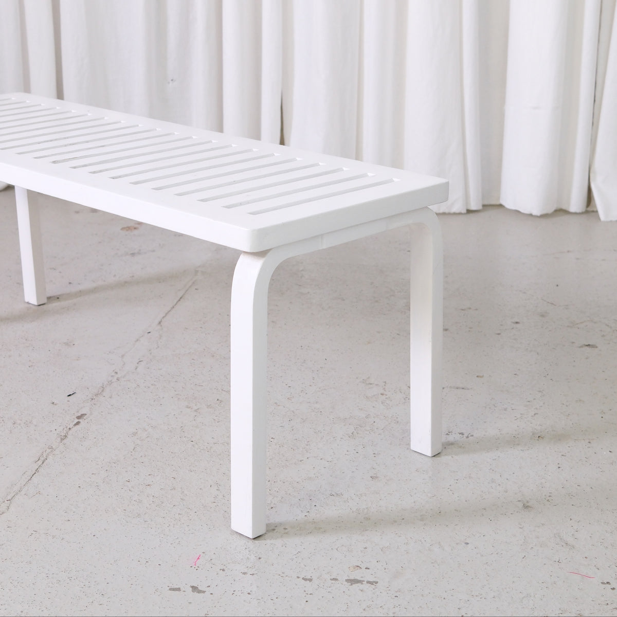 Artek 153A Bench in White