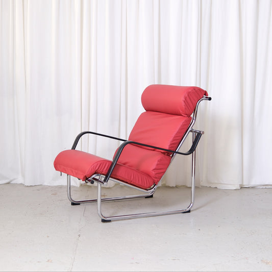Yrjö Kukkapuro Remmi Lounge Chair in Red Leather