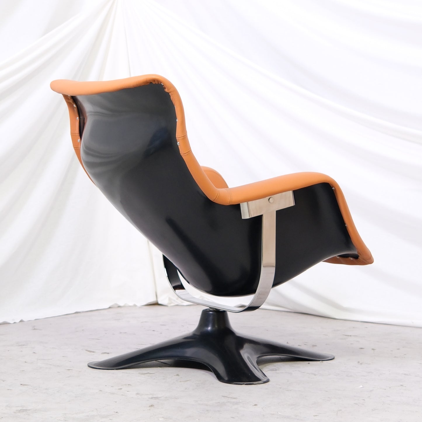 Yrjö Kukkapuro Karuselli Chair and Swivel Ottoman - Cognac Leather