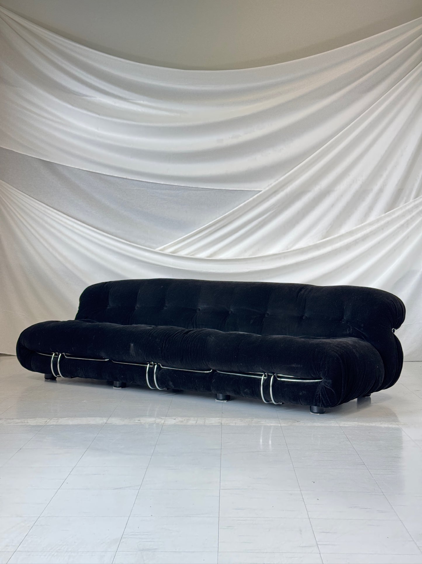 Cassina Soriana kolmen istuttava sohva – Afra & Tobia Scarpa