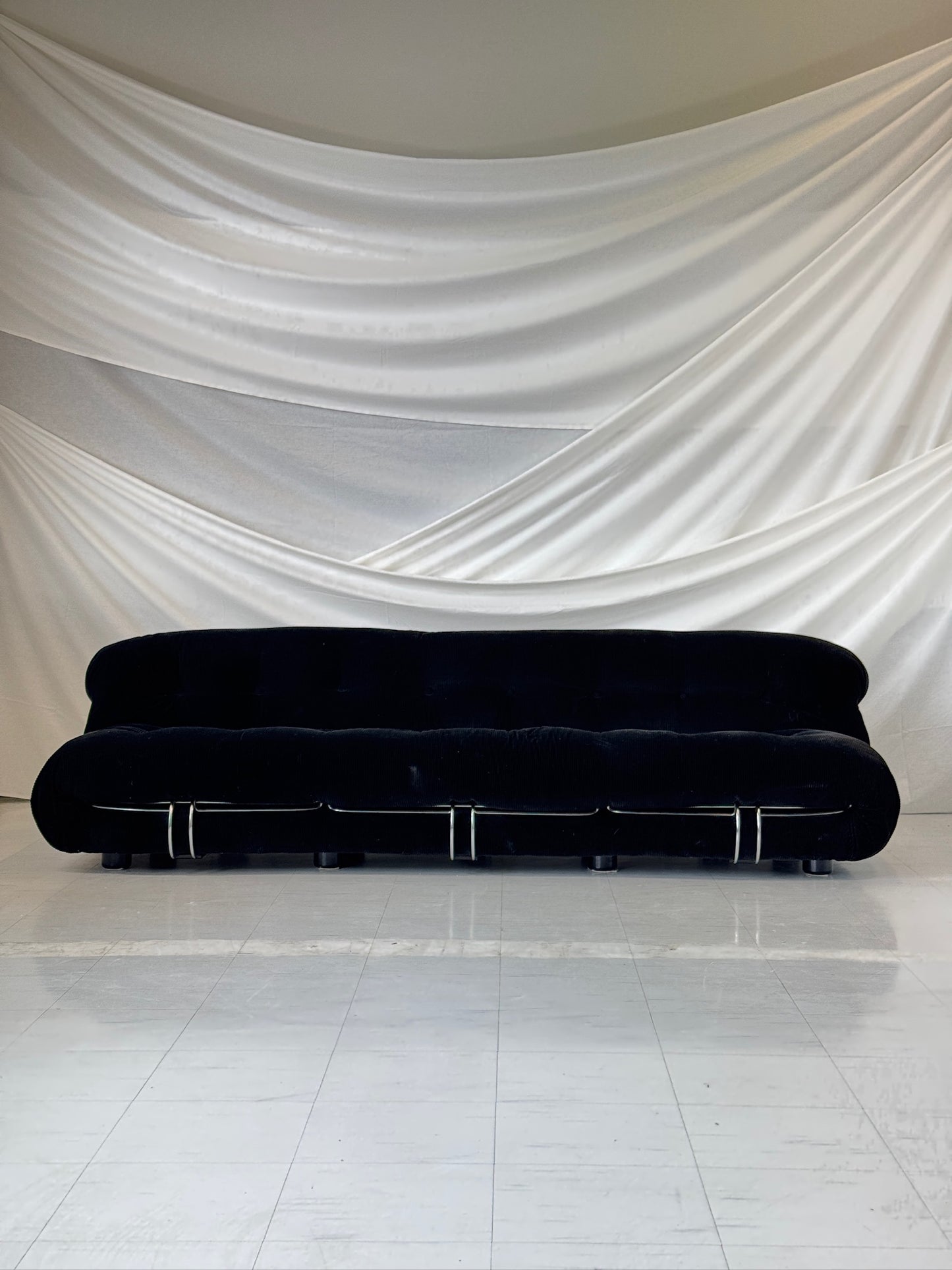 Cassina Soriana kolmen istuttava sohva – Afra & Tobia Scarpa