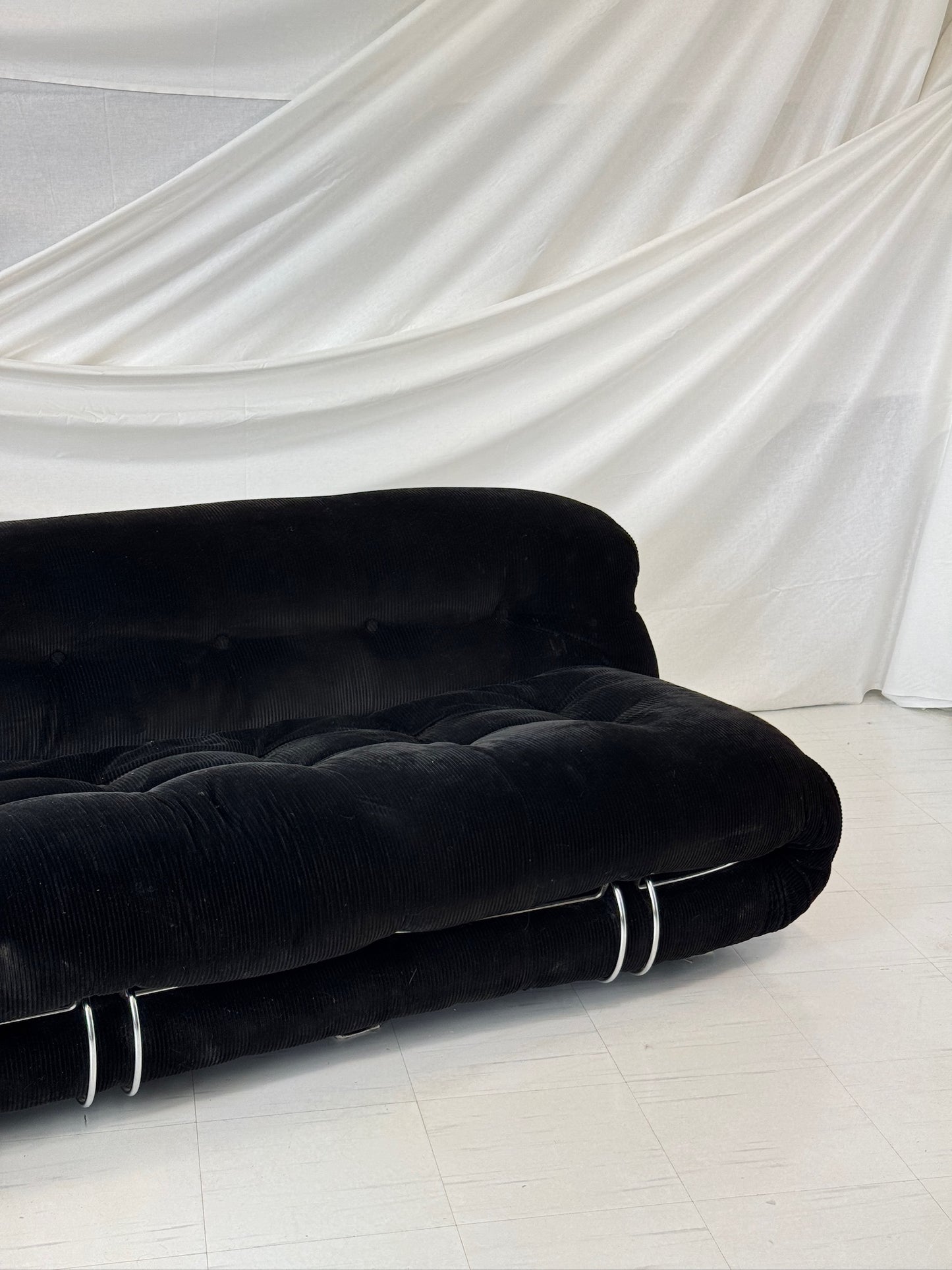 Cassina Soriana kolmen istuttava sohva – Afra & Tobia Scarpa