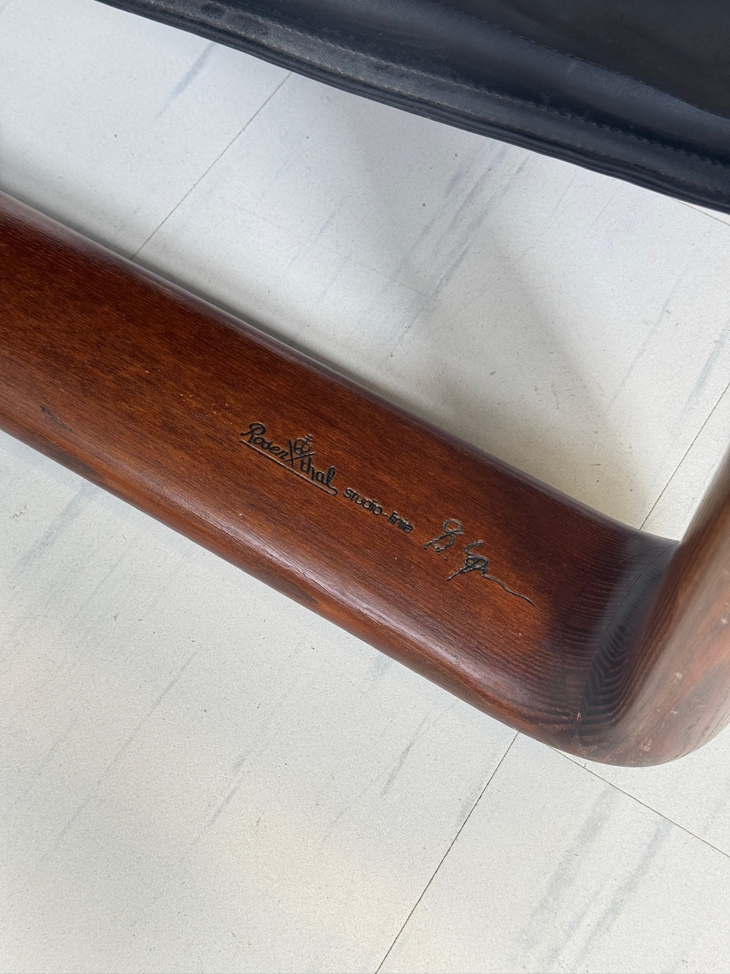 Rosenthal Hombre -nahkanojatuolit, 2 kpl – Burkhard Voghterr