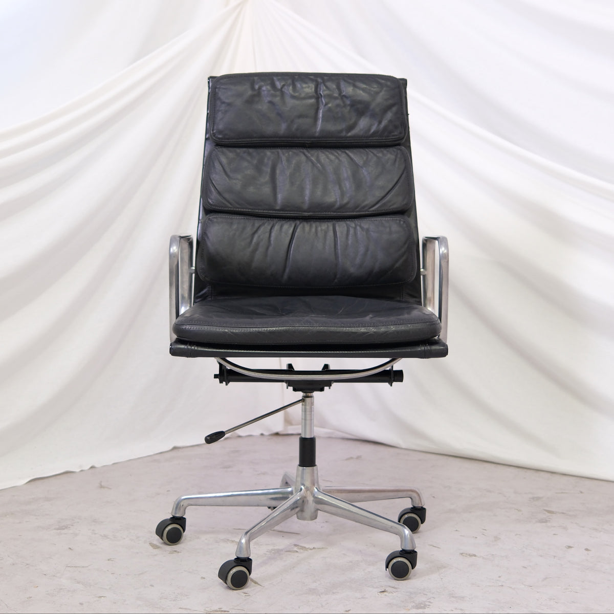 Charles & Ray Eames EA 219 -työtuoli, Vitra / Herman Miller