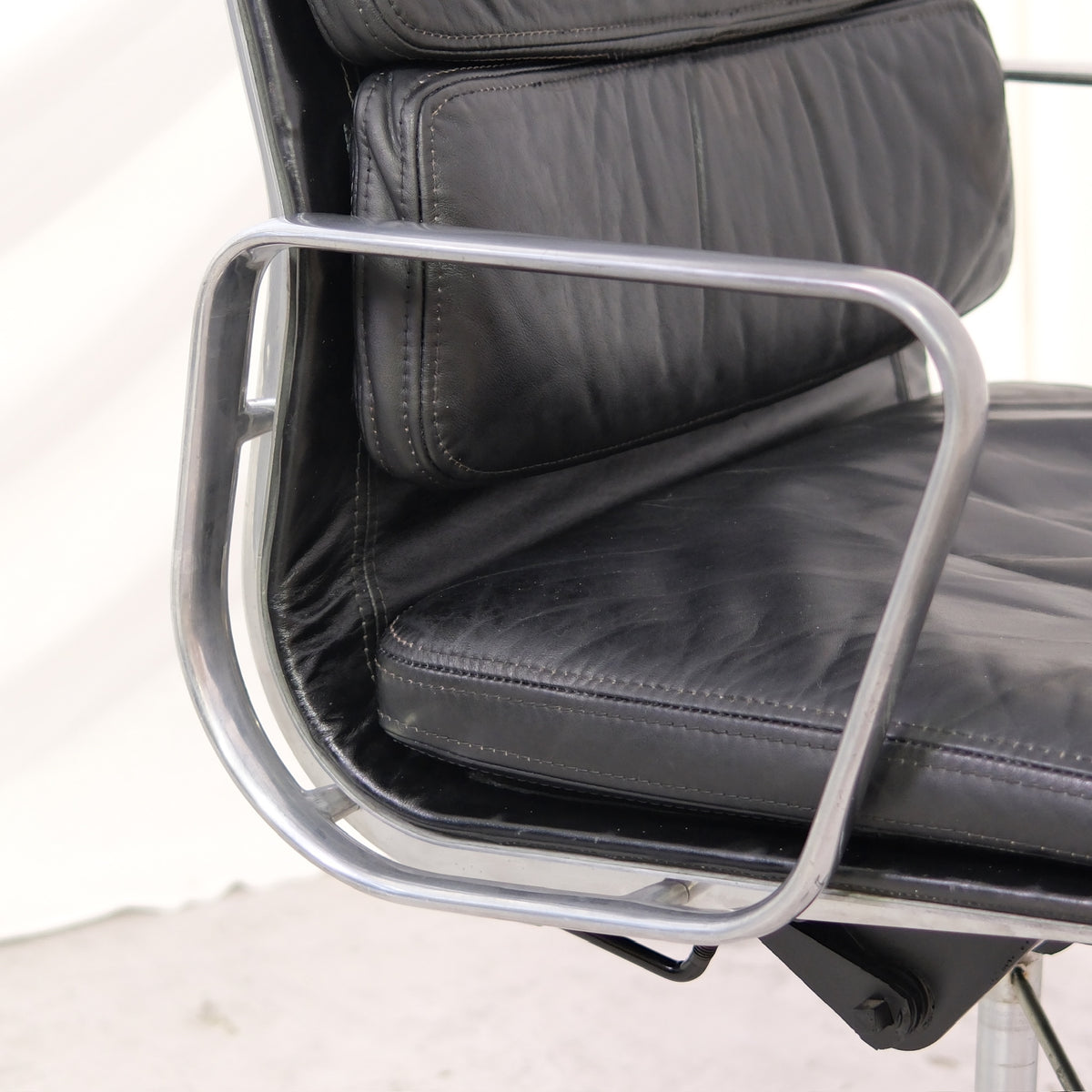 Charles & Ray Eames EA 219 -työtuoli, Vitra / Herman Miller