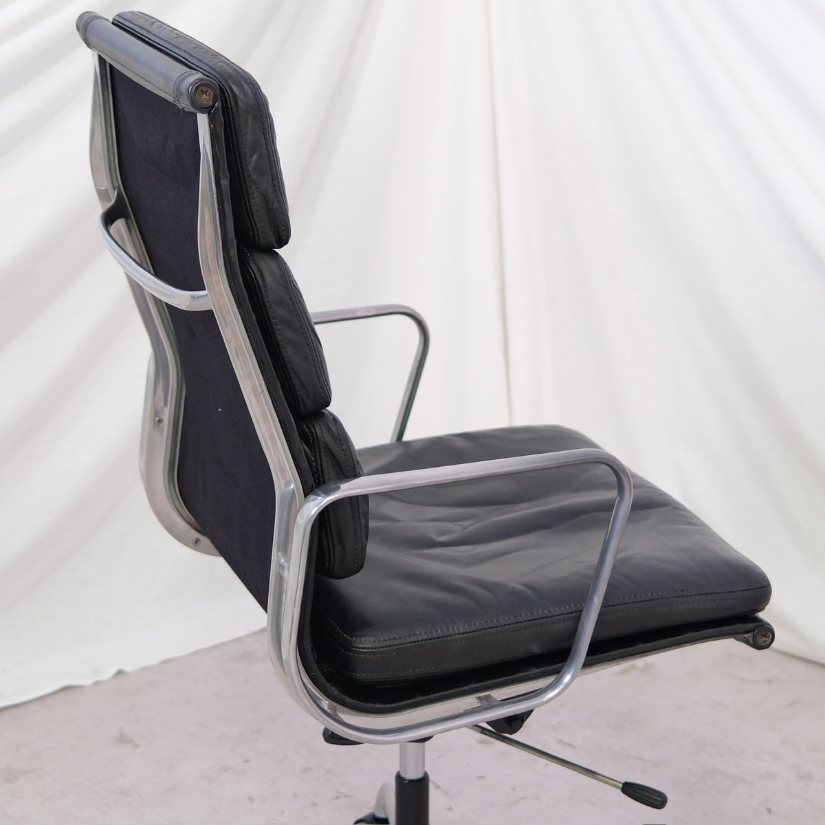 Charles & Ray Eames EA 219 -työtuoli, Vitra / Herman Miller