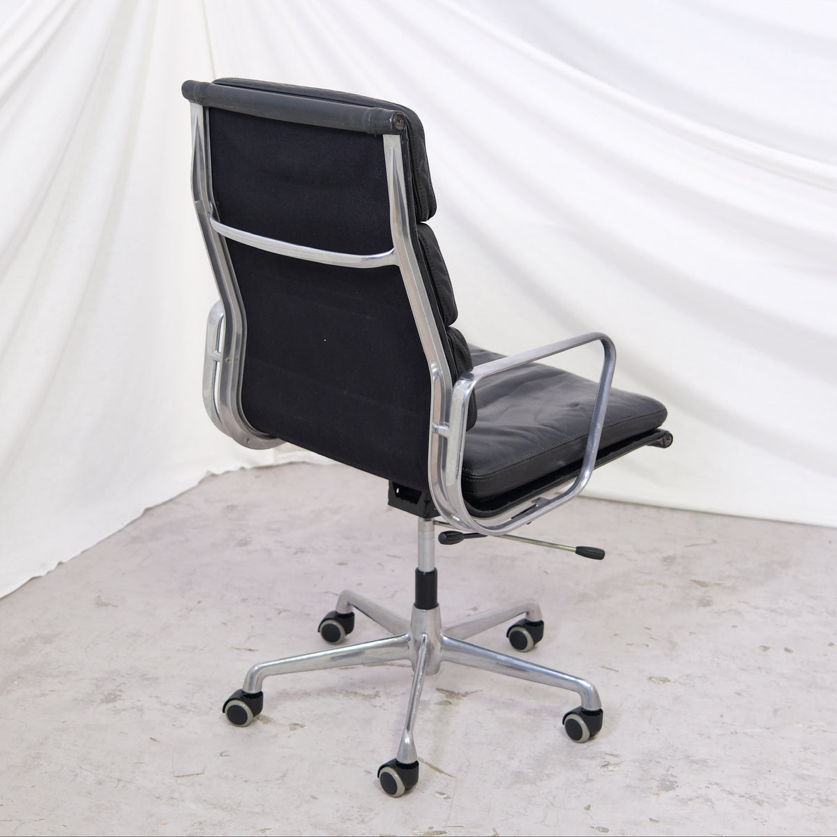 Charles & Ray Eames EA 219 -työtuoli, Vitra / Herman Miller