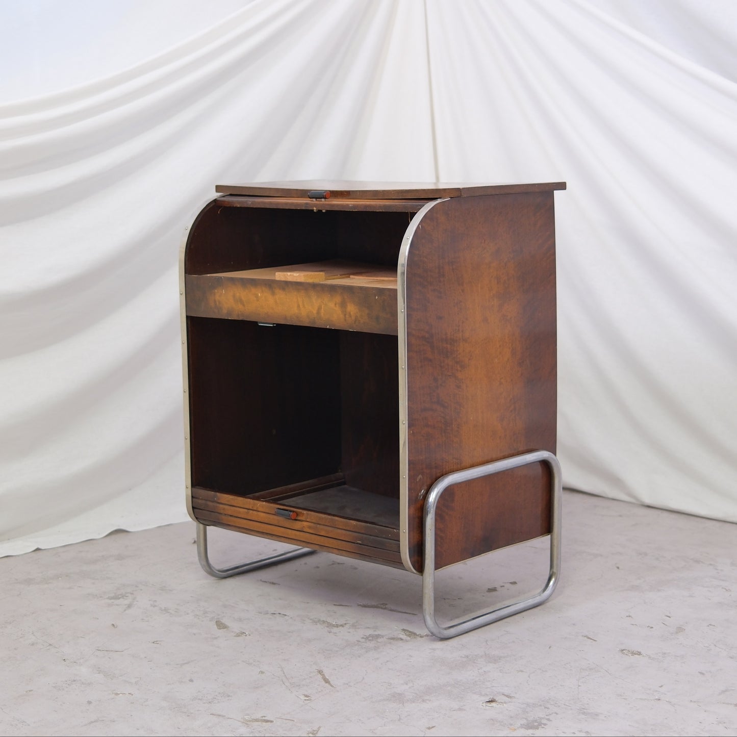 Tanskalainen modernistinen kaappi, 1950-luku